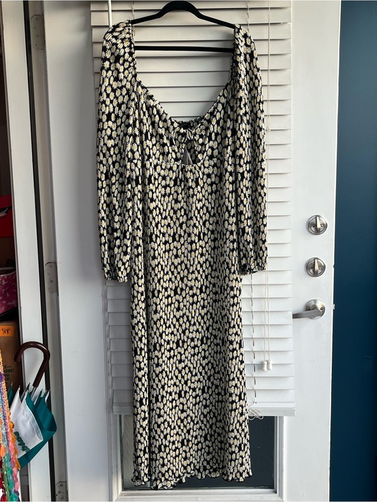 ASOS Curve Dresses & Skirts - ASOS plus size pleated floral dress BNWT